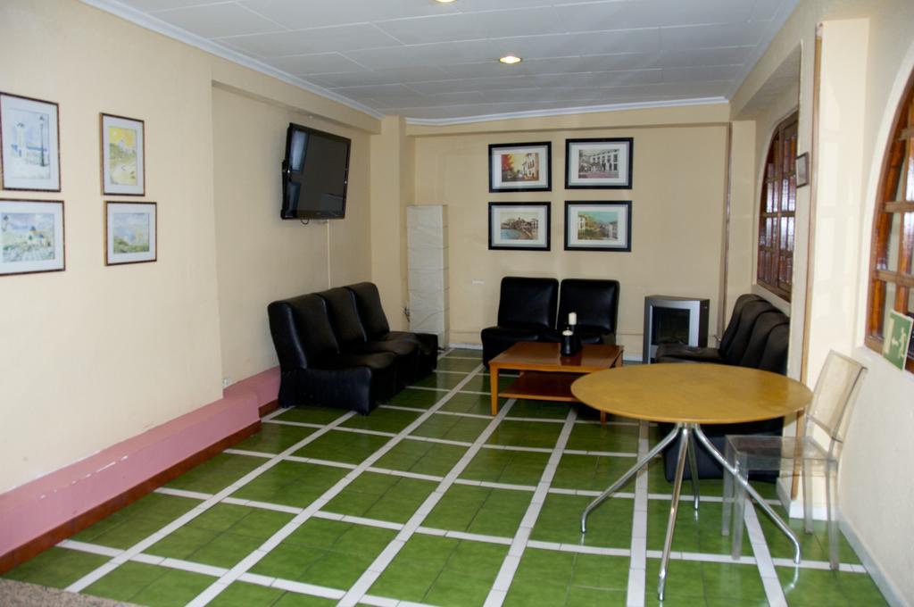 Hostal El Jardin Μπένιντορμ Εξωτερικό φωτογραφία