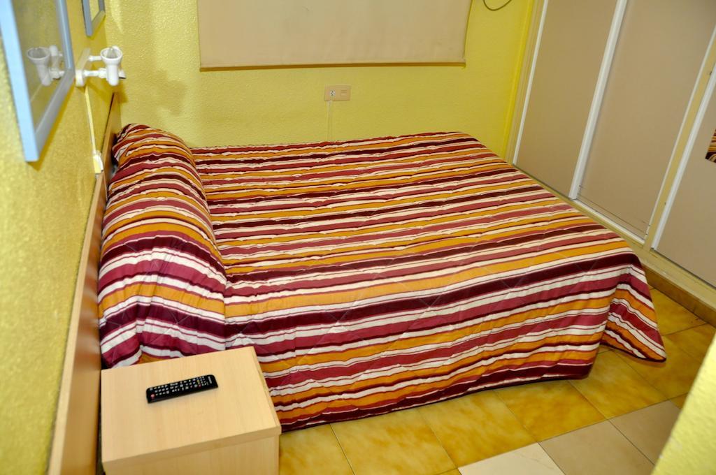 Hostal El Jardin Μπένιντορμ Δωμάτιο φωτογραφία